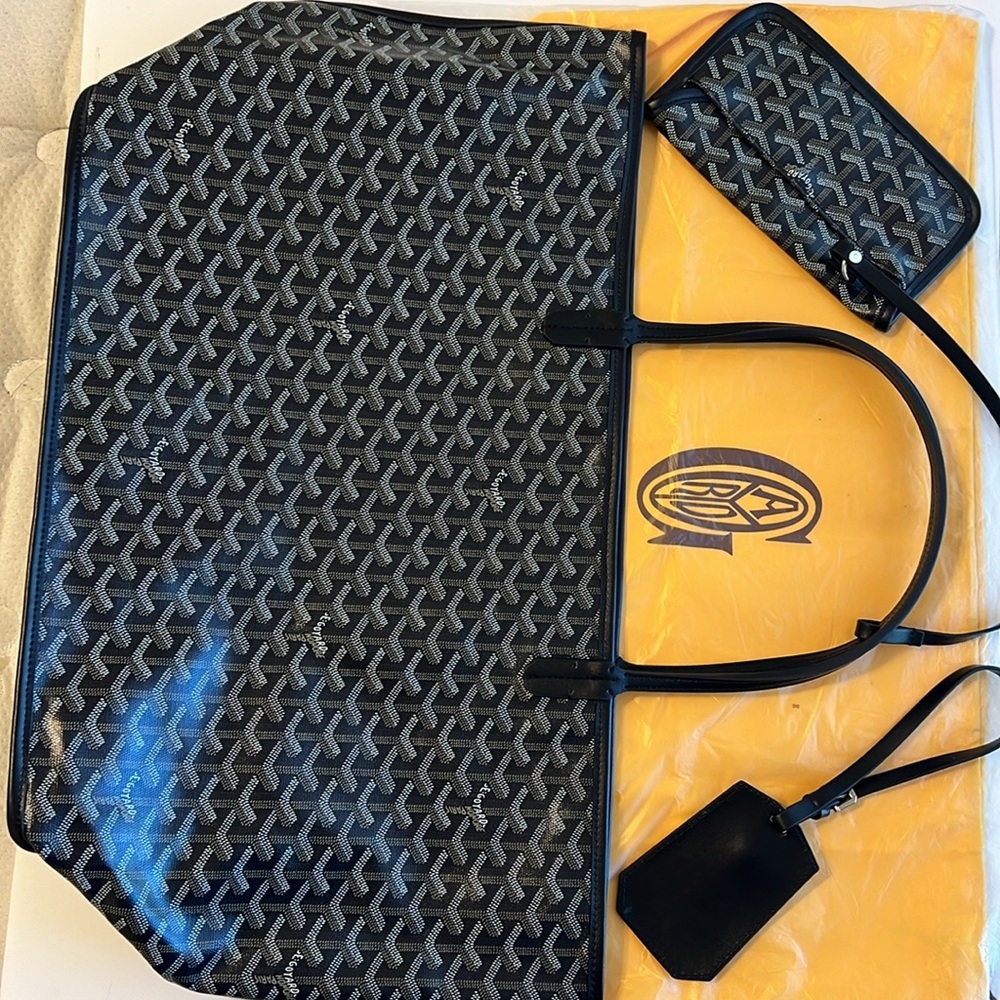 Shoulder bag